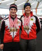 Armin Hager und Vanessa Bittner vom USCI mit ihren Goldmedaillen.